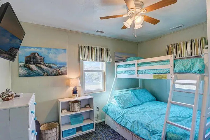 Room 6 of 14