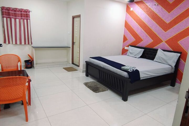 Room 4 of 14