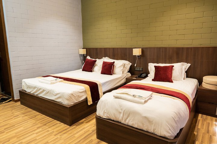 Room 4 of 42
