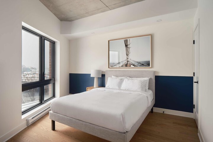209 2nd Floor Studio Murphy Queen Bed with Balcony (38 of 95)