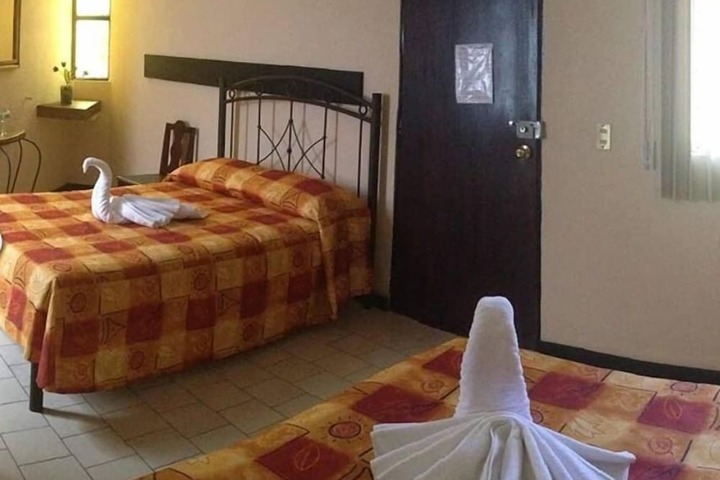 Room 10 of 42
