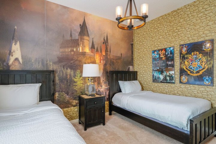 Room 3 of 40