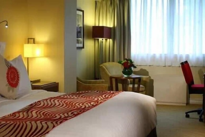 Room 10 of 63