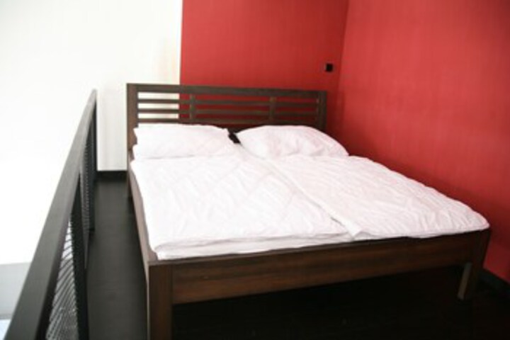 Room 229 of 275