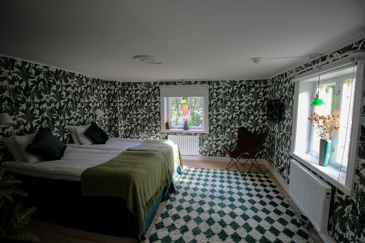 Room 6 of 81