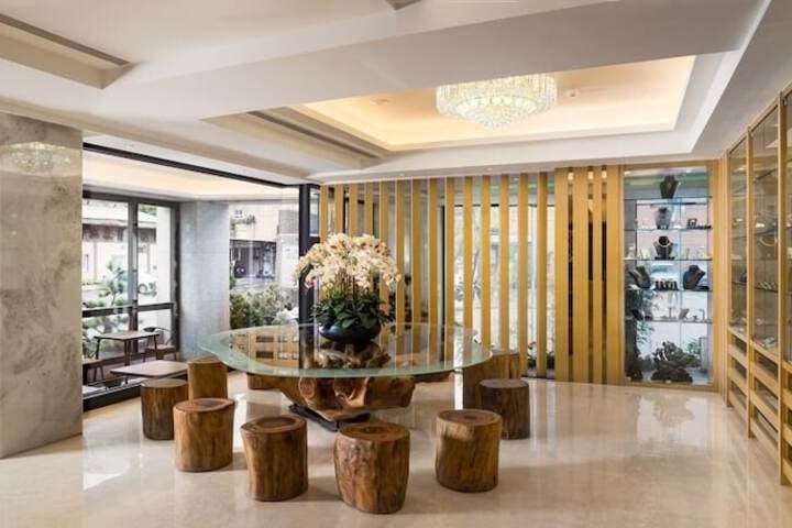 Gamalan FL Spring Hotel