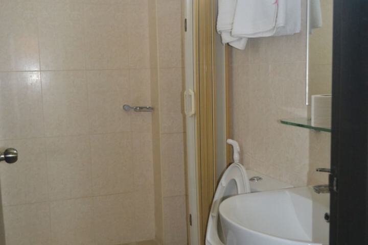 Room 28 of 65