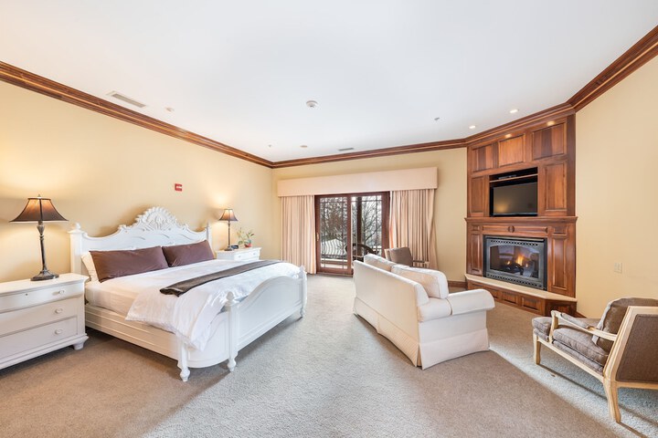 Suite King Size Bed (21 of 29)