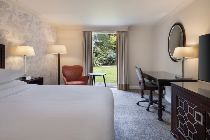 Room 20 of 106