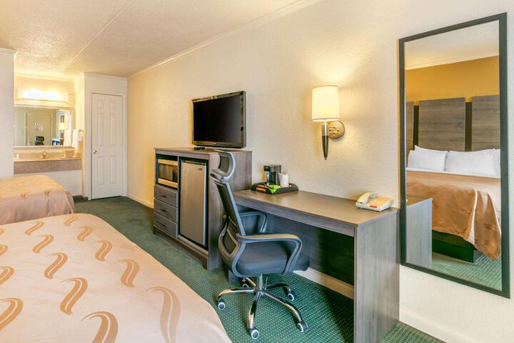 Double Deluxe King Bed (1 of 8)