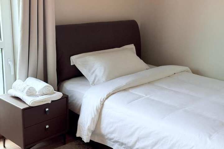 Room 2 of 63