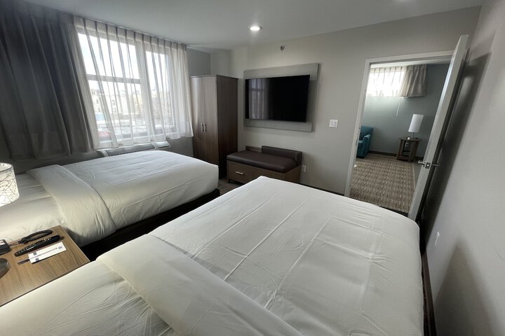 Room 2 of 28