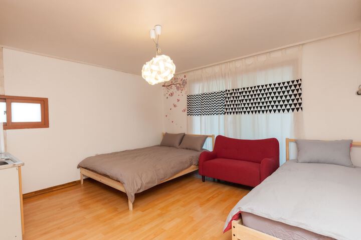 Room 5 of 47