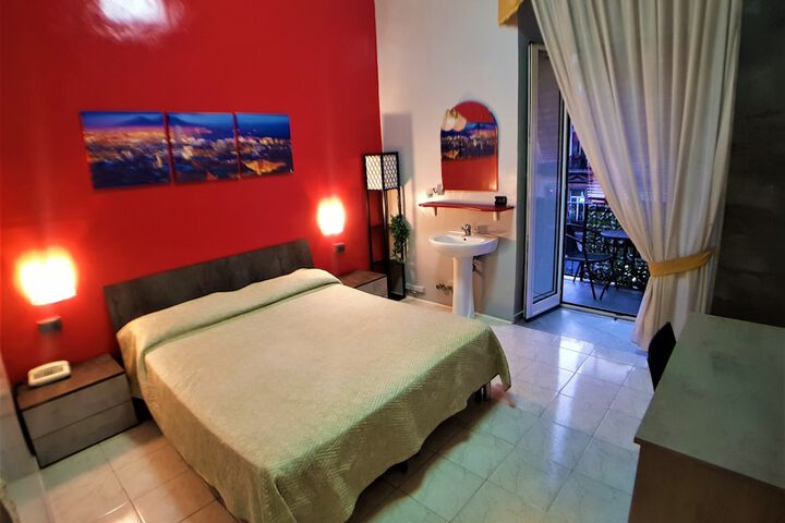 Room 25 of 63