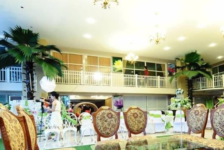 Dining Photos