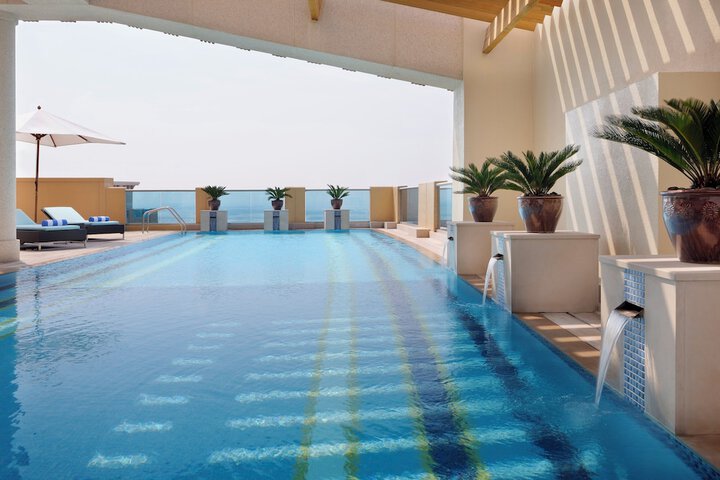 Hotel Pool
