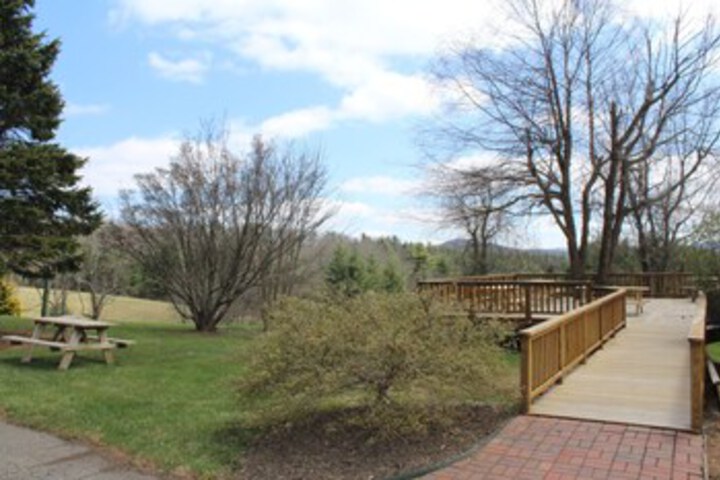 Hotel Exterior 13 of 36