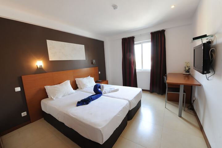 Room 4 of 38