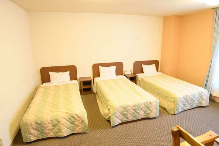 Room 10 of 19