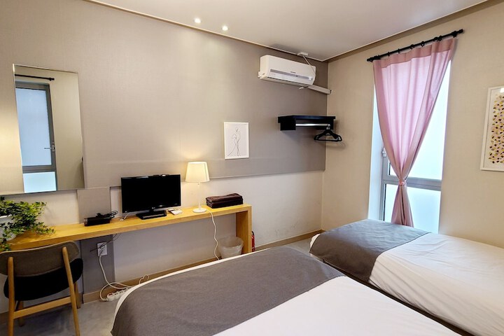 Room 17 of 84