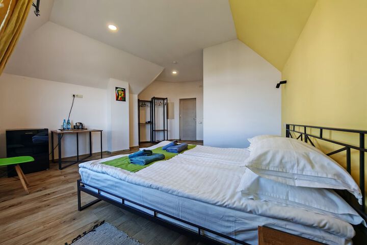 Room 18 of 57