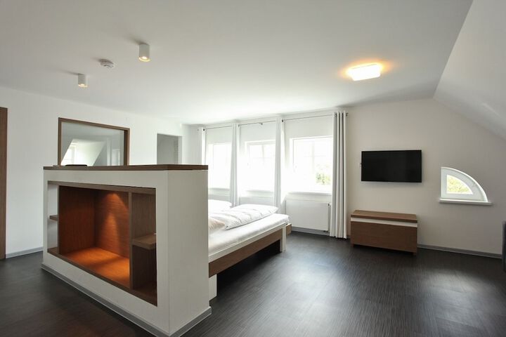 Room 13 of 35