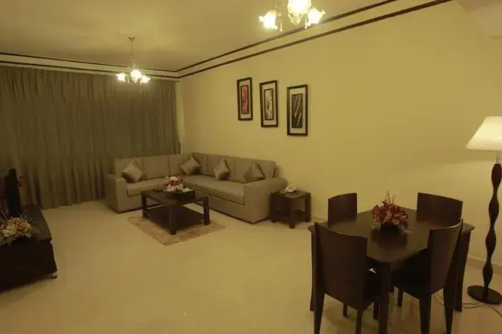 Room 4 of 15