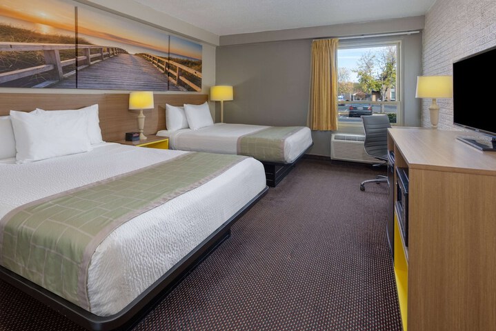 2 Double Beds (26 of 30)
