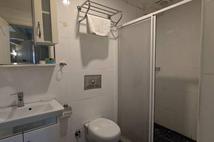 Room 76 of 104