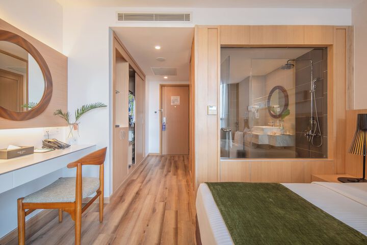 Room 30 of 180