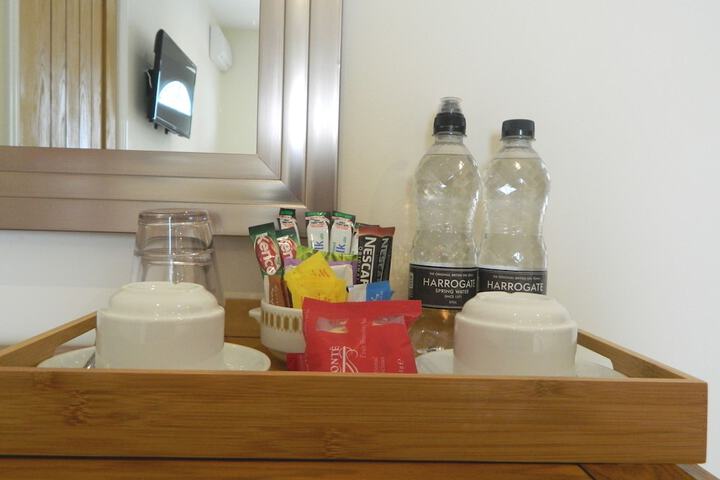 Room 21 of 40