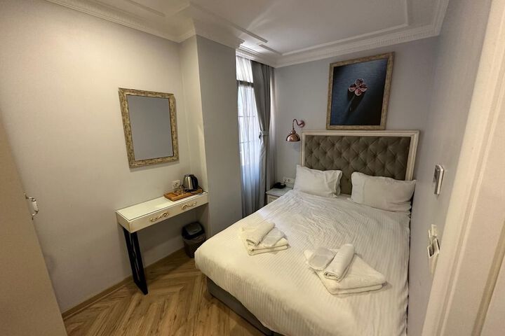 Room 15 of 53
