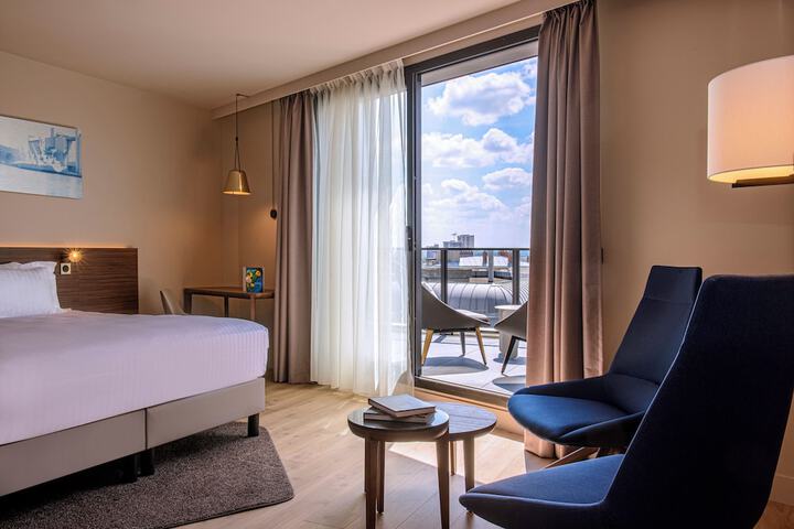 Room 20 of 106