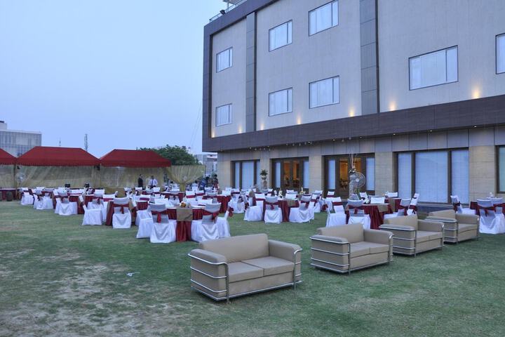 Outdoor banquet area