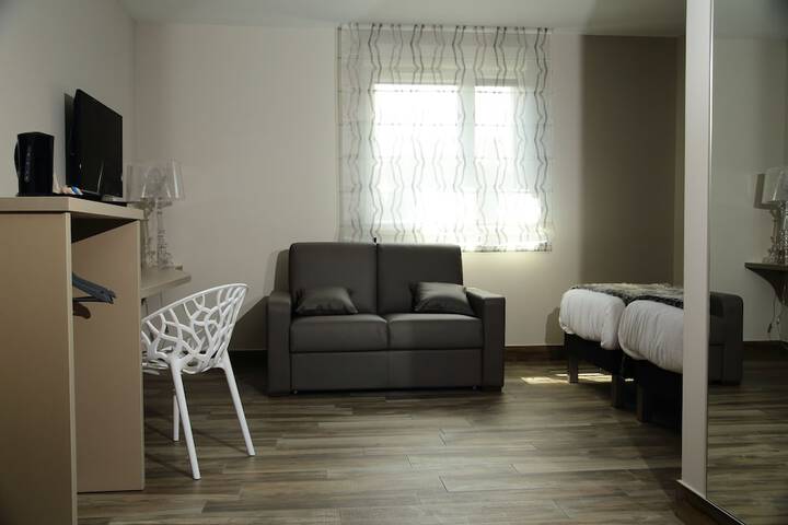 Room 5 of 38