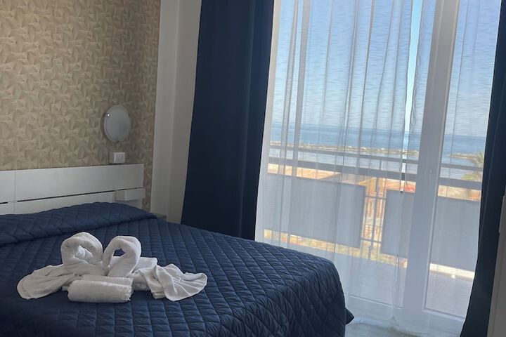 Room 3 of 31