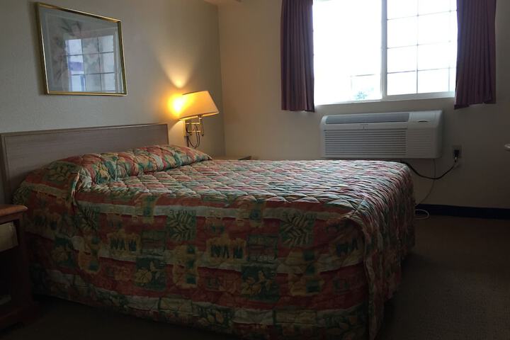 Room 6 of 26