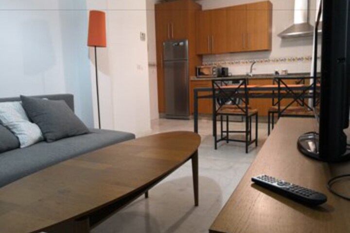 Room 7 of 8