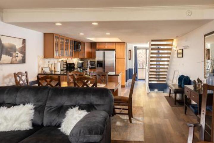 Big Bear Lakefront condo walk to village in Big Bear Lake, CA