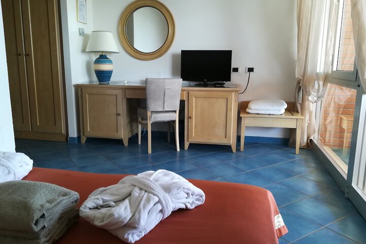 Room 18 of 98