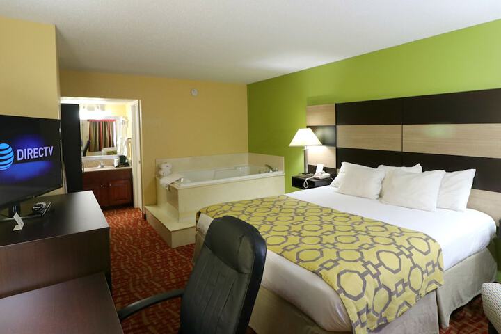 1 King Bed (7 of 8)
