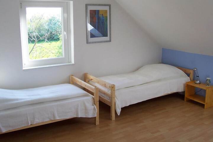 Room 11 of 38