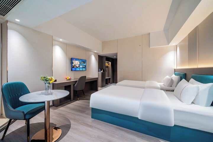 Room 12 of 41