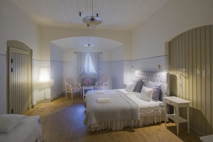 Room 7 of 31