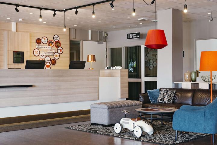 Guest Lobby