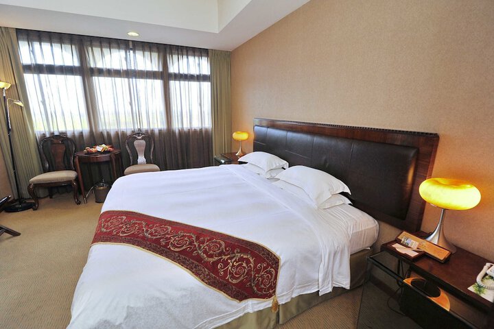 Room 12 of 41