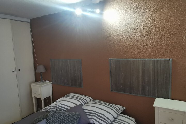 Room 9 of 15