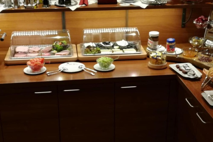 Dining 41 of 47
