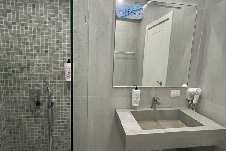 Room 147 of 191
