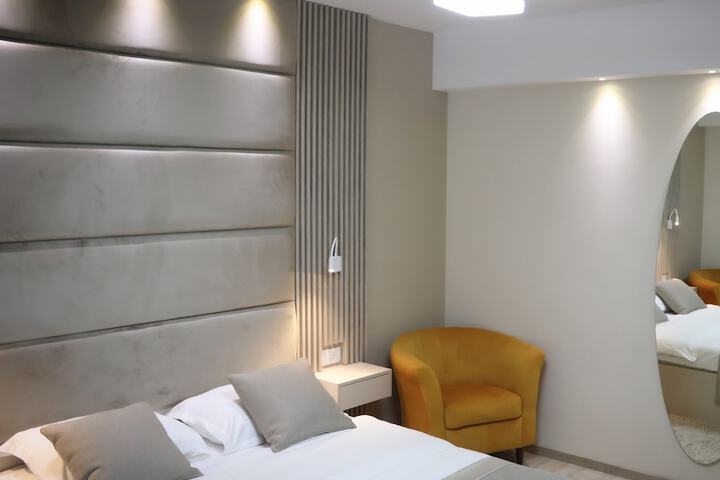Room 15 of 28